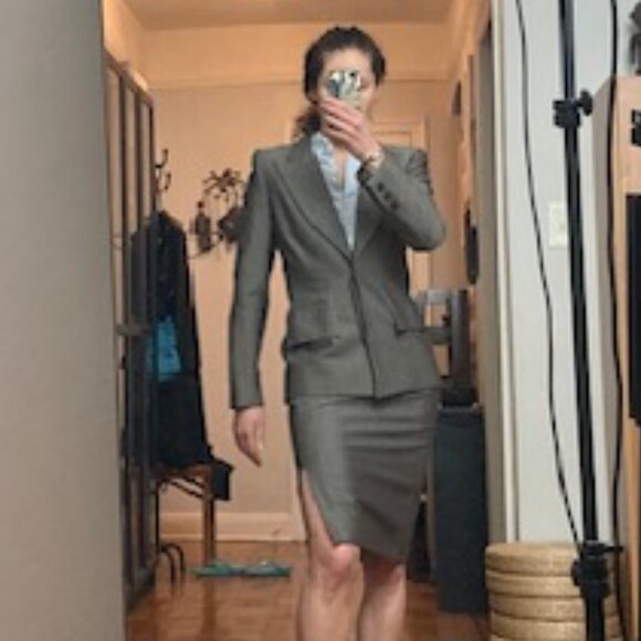 Vintage Oscar de la Renta Wool Suit - Picture 3 of 5